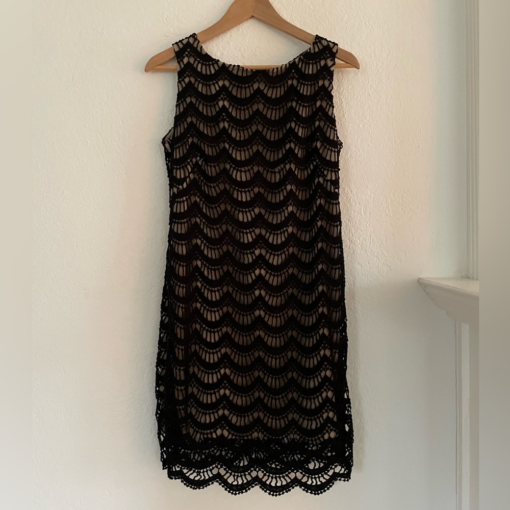 Anthropologie Tabitha Black Scalloped Art Deco 1920s Style Shift Dress
